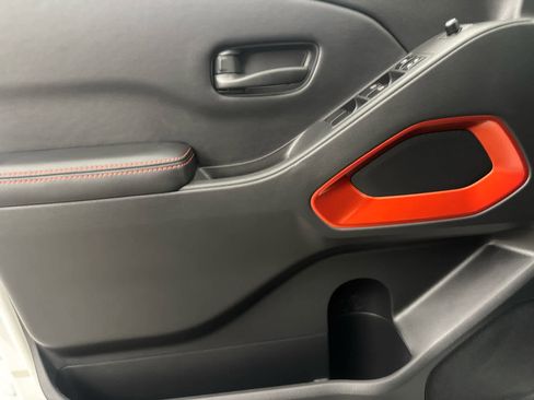 New 2026 Nissan Frontier PRO-4X w/ Pro-4x Convenience Package image 14