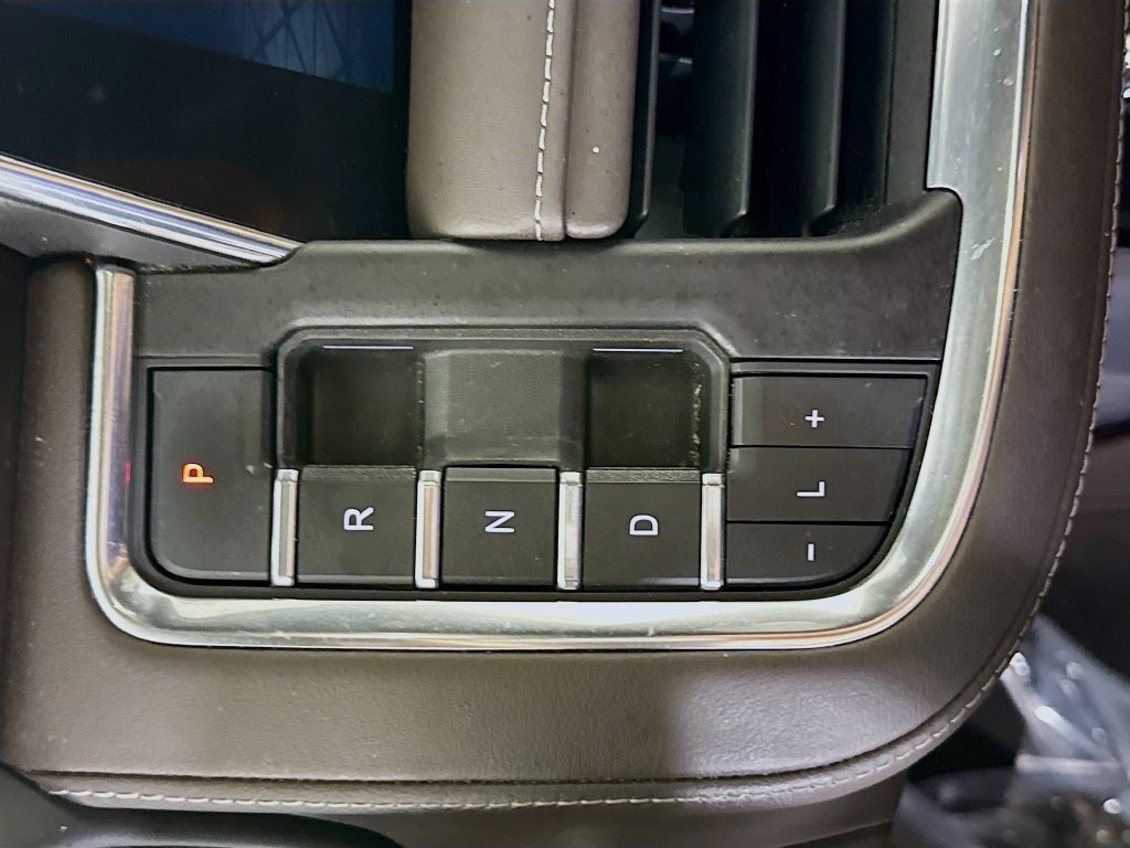 Used 2023 GMC Yukon SLE RWD image 19