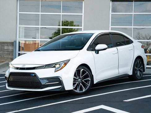 Used 2020 Toyota Corolla SE FWD image 2