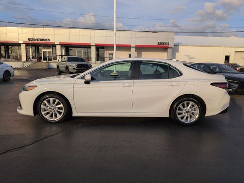 Used 2023 Toyota Camry LE image 2