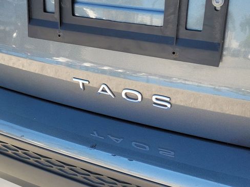 Used 2023 Volkswagen Taos S FWD image 7