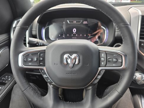Used 2025 RAM 1500 Laramie AWD/4WD image 15