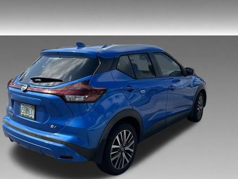 Used 2021 Nissan Kicks SV FWD image 3