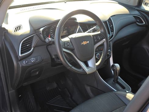 Certified 2019 Chevrolet Trax LT w/ Driver Confidence Package image 30