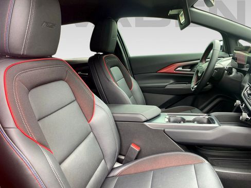 New 2025 Chevrolet Equinox EV RS image 13