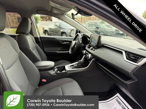 Used 2021 Toyota RAV4 XLE AWD/4WD image 11