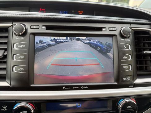 Used 2019 Toyota Highlander SE AWD/4WD image 31