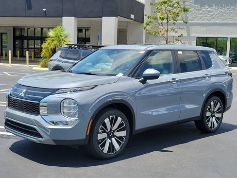 New 2026 Mitsubishi Outlander SE FWD image 1