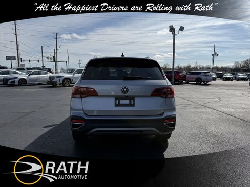 Used 2024 Volkswagen Taos SE image 8