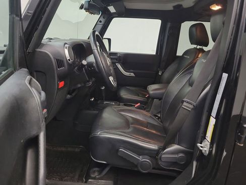 Used 2017 Jeep Wrangler Unlimited Rubicon image 4