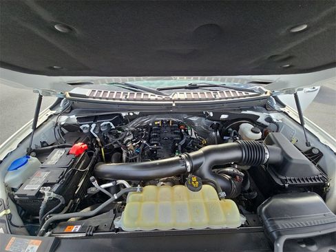 Used 2021 Ford Expedition Limited image 32