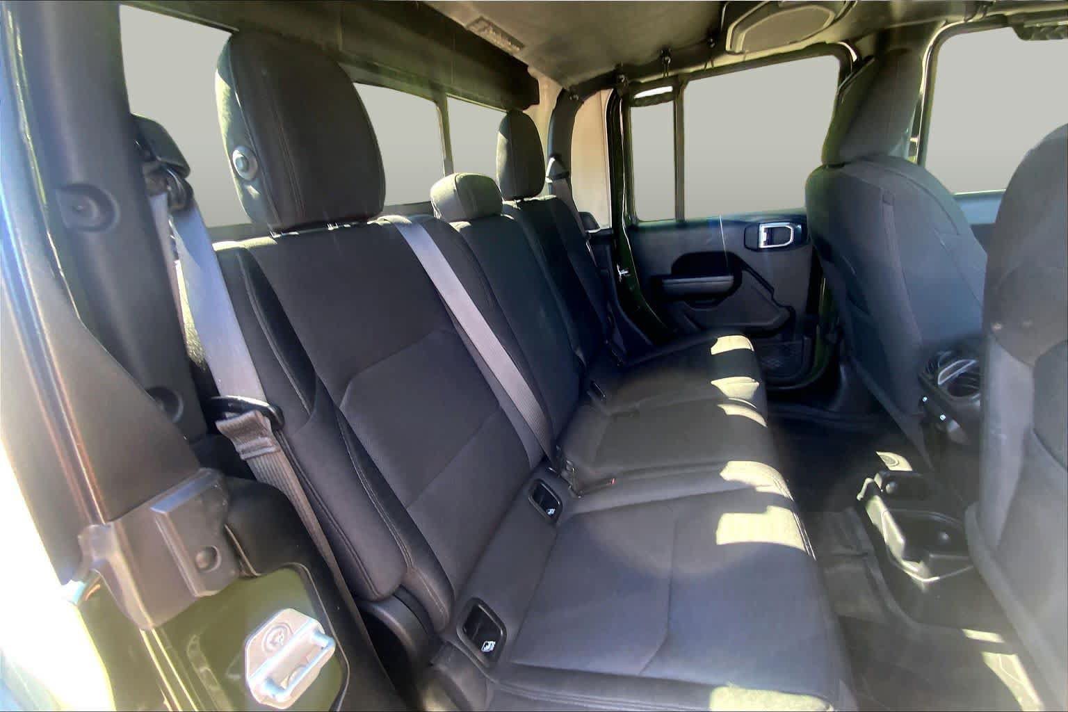Used 2022 Jeep Gladiator Sport AWD/4WD image 18
