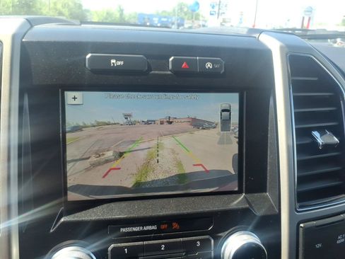 Used 2017 Ford F150 Lariat w/ Equipment Group 502A Luxury AWD/4WD image 17