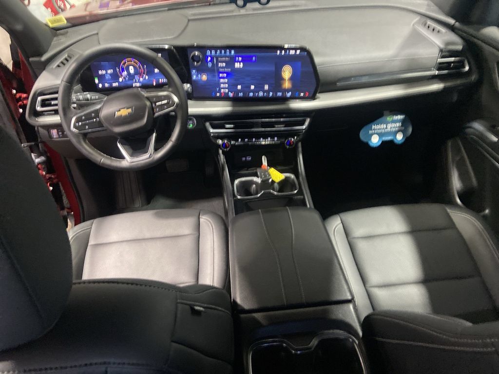 Certified 2025 Chevrolet Traverse LT AWD/4WD image 20