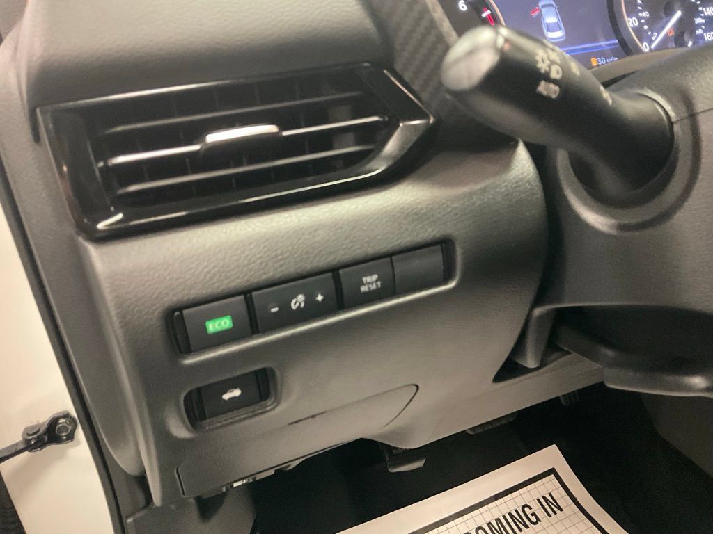 Used 2020 Nissan Sentra SR w/ Premium Package FWD image 14