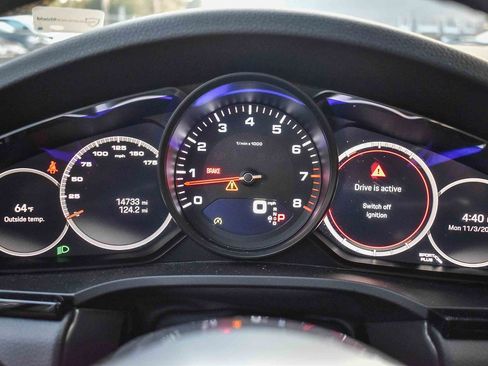 Used 2022 Porsche Cayenne Coupe image 22