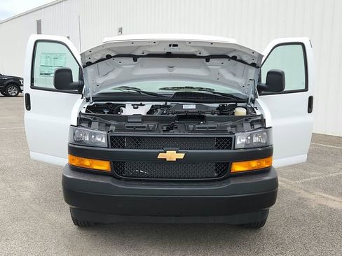 New 2026 Chevrolet Express 3500 RWD image 10