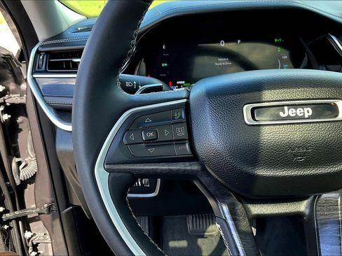 Used 2022 Jeep Grand Cherokee Limited 4xe AWD/4WD image 13