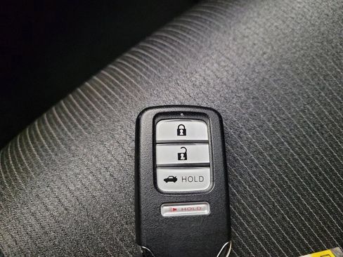 Used 2019 Honda Accord Sport image 32