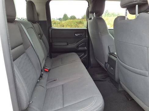 Certified 2023 Nissan Frontier SV w/ Tow Package AWD/4WD image 12