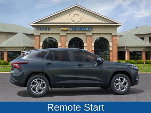 New 2026 Chevrolet Trax LS image 6