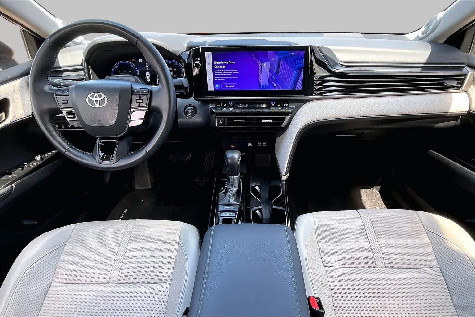 Used 2025 Toyota Camry XLE w/ Premium Plus Package FWD image 16