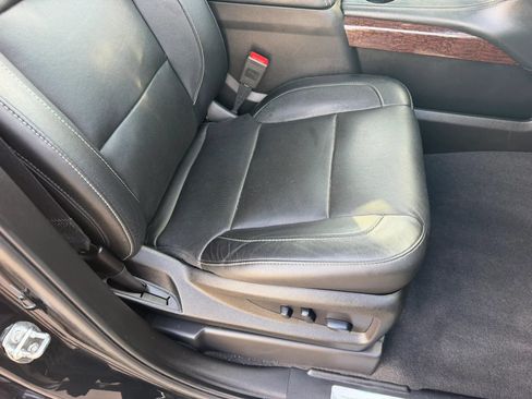 Used 2019 GMC Yukon SLT w/ Premium Edition AWD/4WD image 94