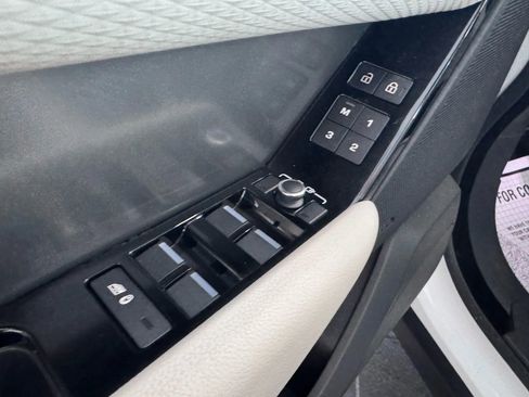 Used 2021 Land Rover Range Rover Velar S image 24