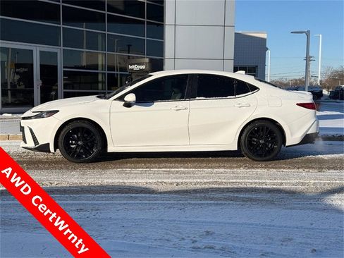 Used 2025 Toyota Camry LE image 6