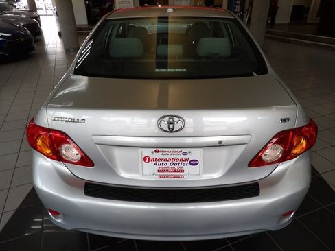 Used 2010 Toyota Corolla image 7