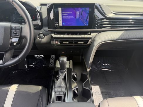 Certified 2025 Toyota Camry SE w/ Convenience Package image 11