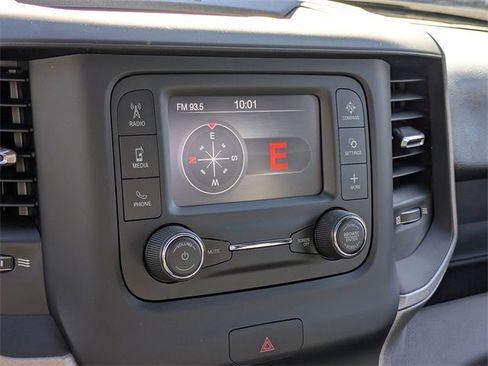 Used 2024 RAM 2500 Tradesman w/ Chrome Appearance Group image 18