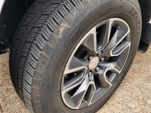 Used 2023 Chevrolet Silverado 1500 LT image 10