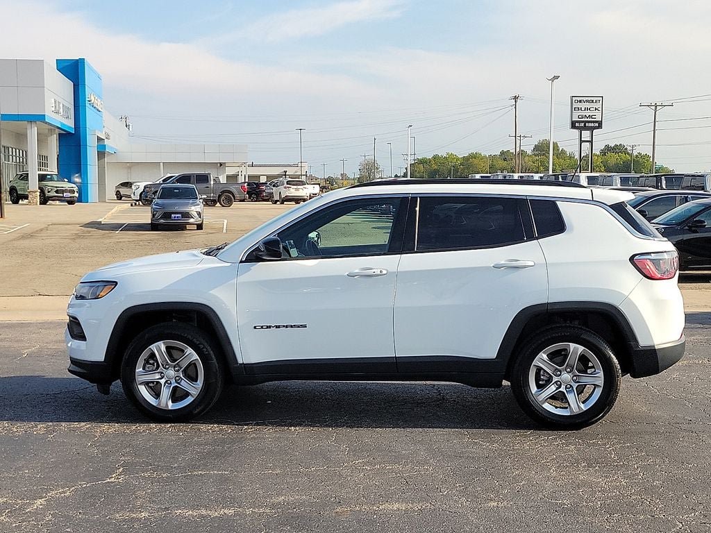 Used 2024 Jeep Compass Latitude AWD/4WD image 3