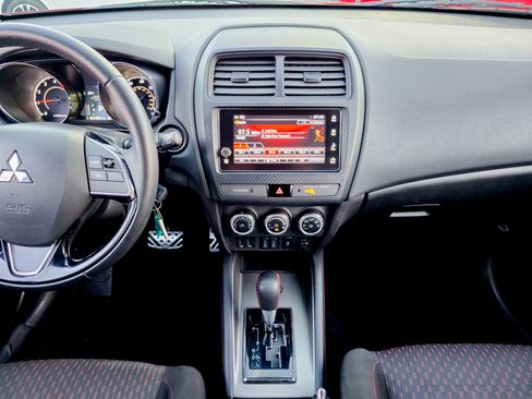 Used 2019 Mitsubishi Outlander Sport ES FWD image 16