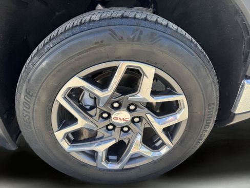 Used 2023 GMC Sierra 1500 SLT w/ SLT Premium Plus Package AWD/4WD image 31