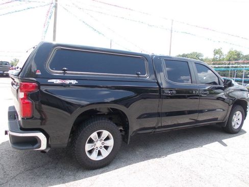 Used 2019 Chevrolet Silverado 1500 LT w/ Convenience Package AWD/4WD image 3