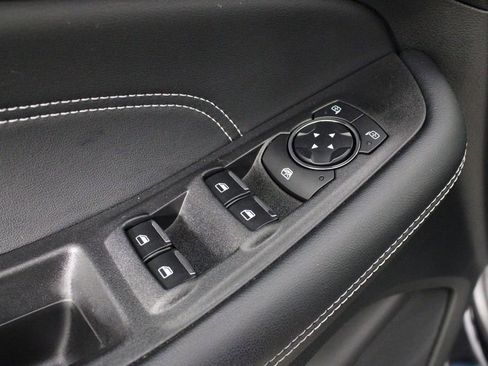 Used 2024 Ford Edge Titanium image 17