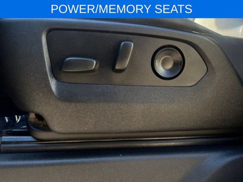 Used 2022 Chevrolet Silverado 1500 LTZ AWD/4WD image 3