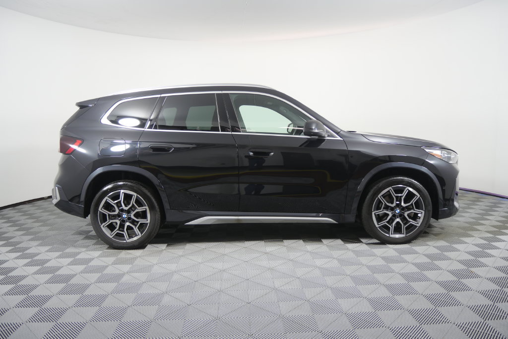 Certified 2026 BMW X1 xDrive28i AWD/4WD image 3
