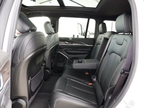 New 2026 Jeep Grand Cherokee Limited AWD/4WD image 12