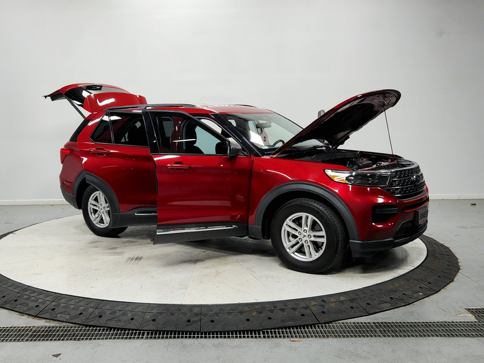 Used 2021 Ford Explorer XLT RWD image 10