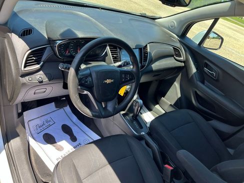 Used 2017 Chevrolet Trax LT AWD/4WD image 22