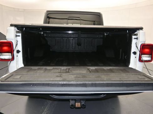 Used 2023 Jeep Gladiator Rubicon w/ Trailer Tow Package AWD/4WD image 25