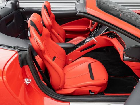 Used 2024 Ferrari Roma Spider image 28