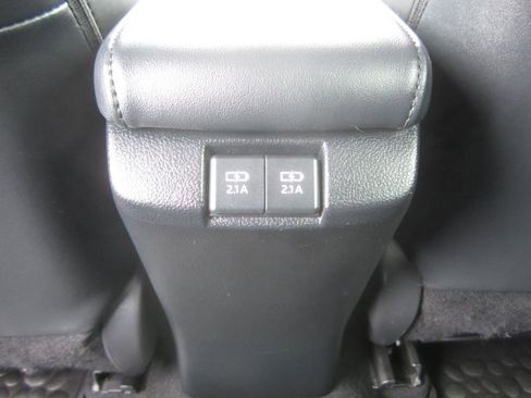 Used 2020 Toyota Prius XLE image 46