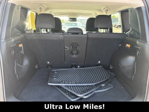 Used 2017 Jeep Renegade Altitude AWD/4WD image 27