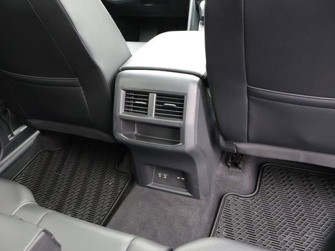 Certified 2022 Volkswagen Atlas Cross Sport SEL R-Line image 17