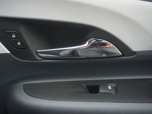 Used 2020 Chevrolet Bolt LT image 21