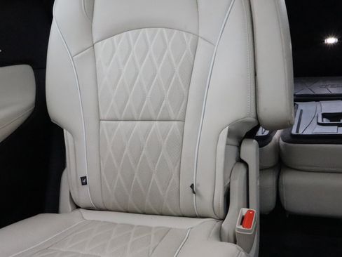 Used 2022 Buick Enclave Avenir w/ Avenir Technology Package AWD/4WD image 13